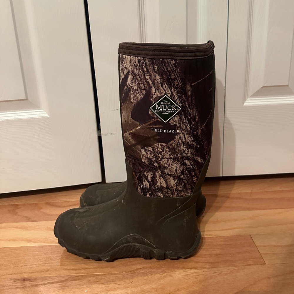 MUCK boots